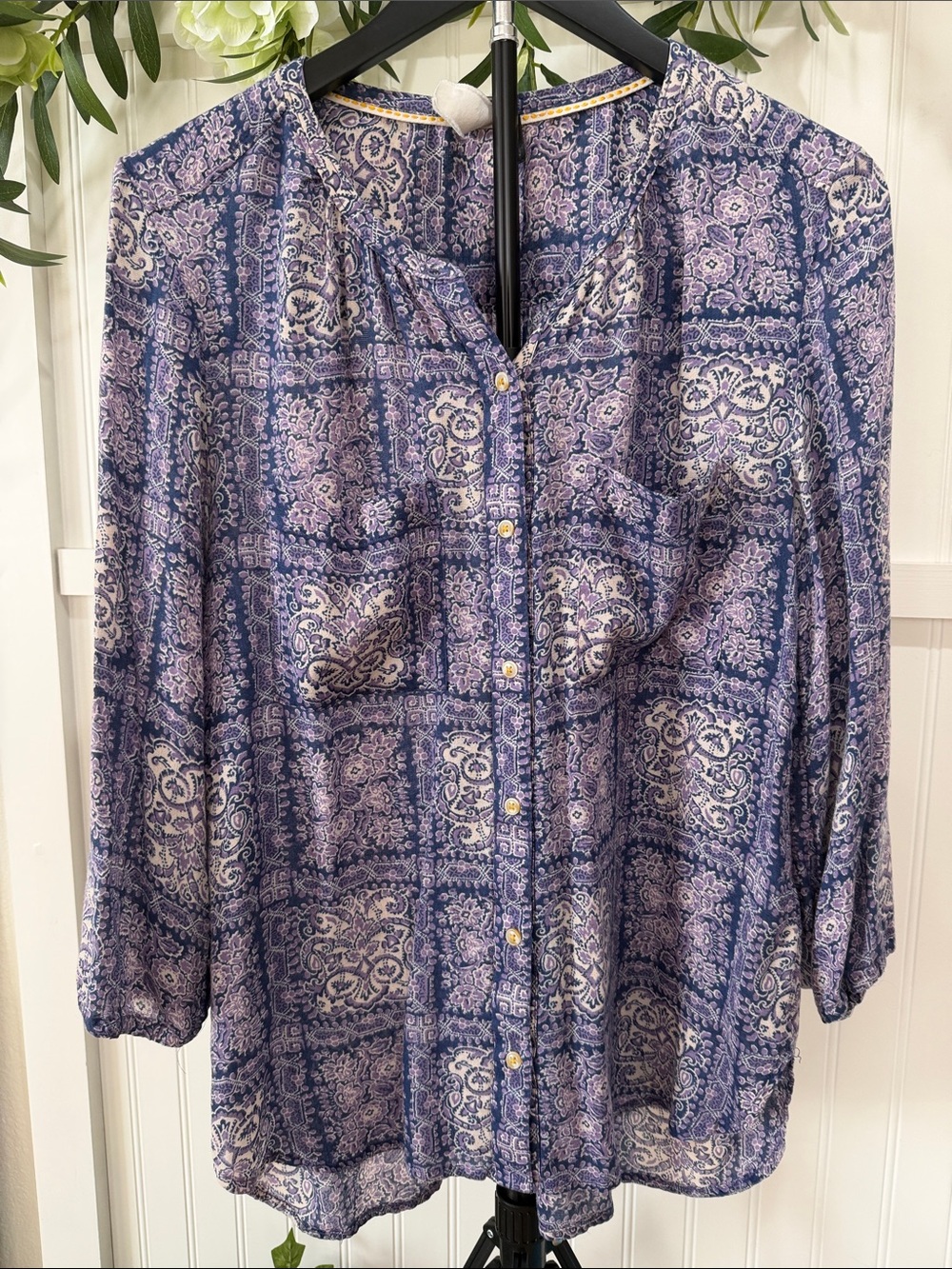 #1063 ANTHROPOLOGIE AKEMI + KIN Purple Paisley Button-Front Blouse